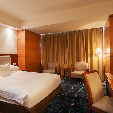 Gloria Plaza Hotel Kangqiao Shanghái Exterior foto