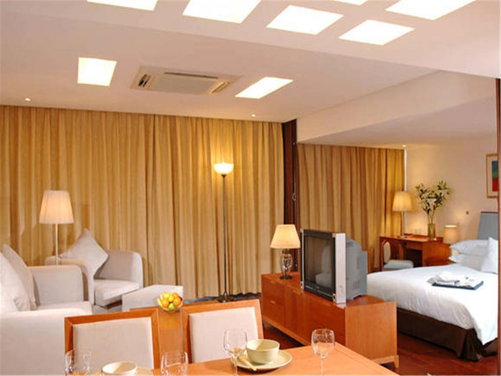 Gloria Plaza Hotel Kangqiao Shanghái Exterior foto