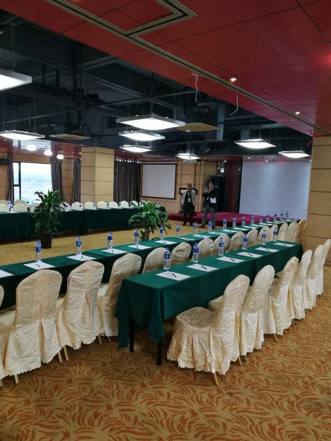 Gloria Plaza Hotel Kangqiao Shanghái Exterior foto