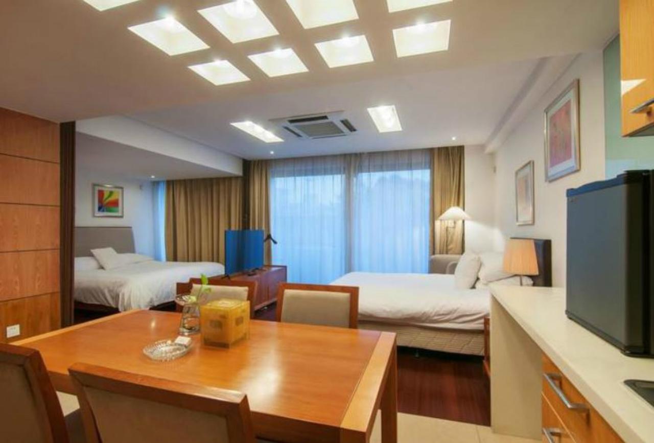 Gloria Plaza Hotel Kangqiao Shanghái Exterior foto