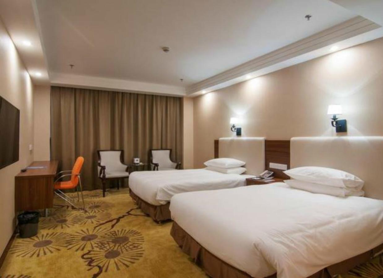Gloria Plaza Hotel Kangqiao Shanghái Exterior foto
