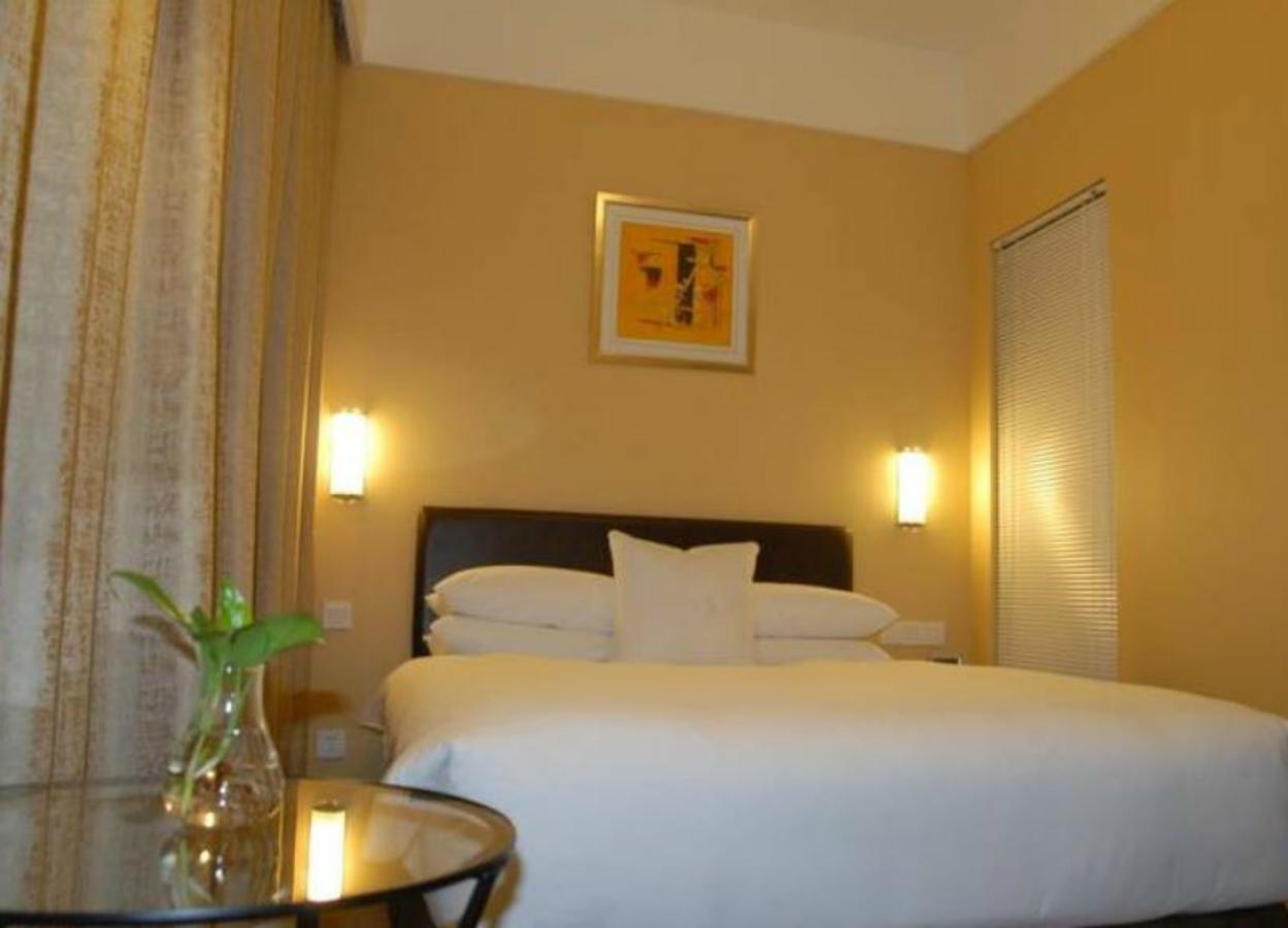 Gloria Plaza Hotel Kangqiao Shanghái Exterior foto