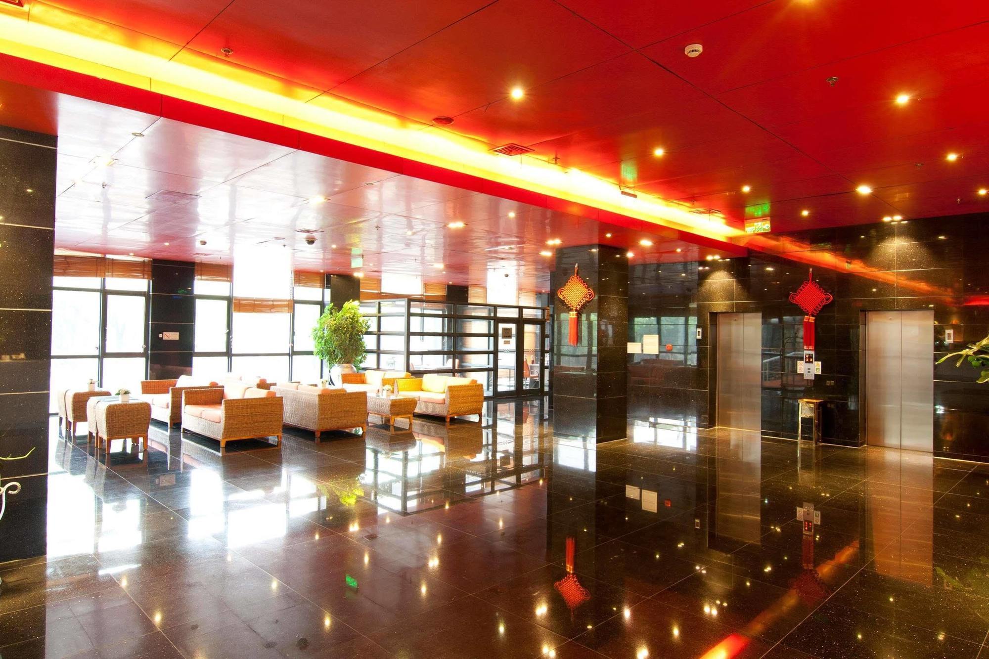 Gloria Plaza Hotel Kangqiao Shanghái Exterior foto