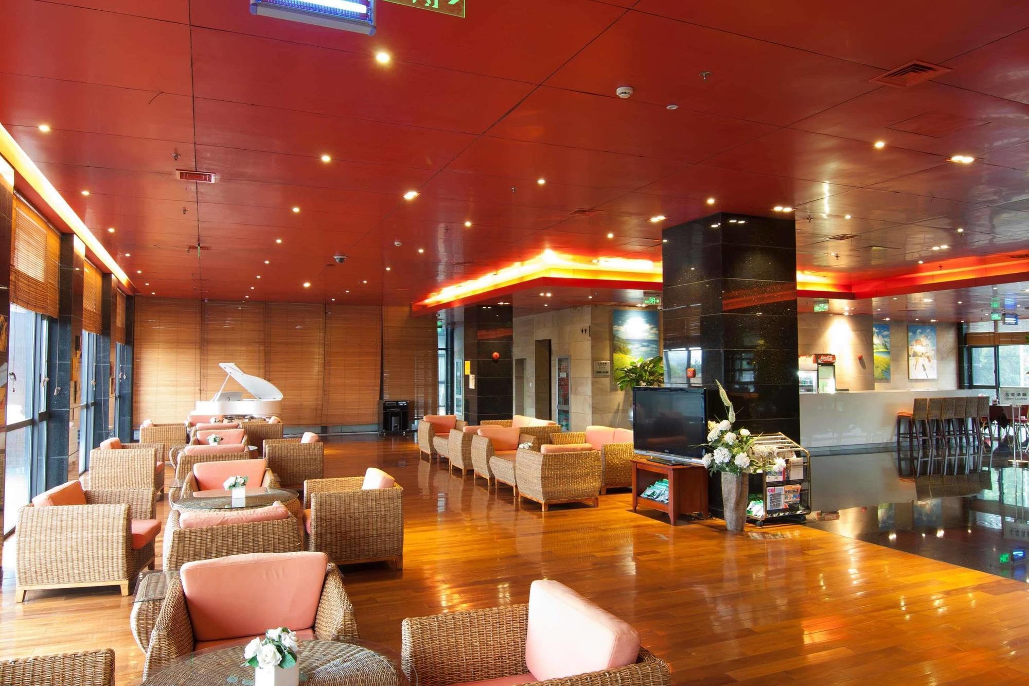 Gloria Plaza Hotel Kangqiao Shanghái Exterior foto